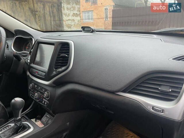 Белый Джип Чероки, объемом двигателя 2.4 л и пробегом 190 тыс. км за 12999 $, фото 39 на Automoto.ua