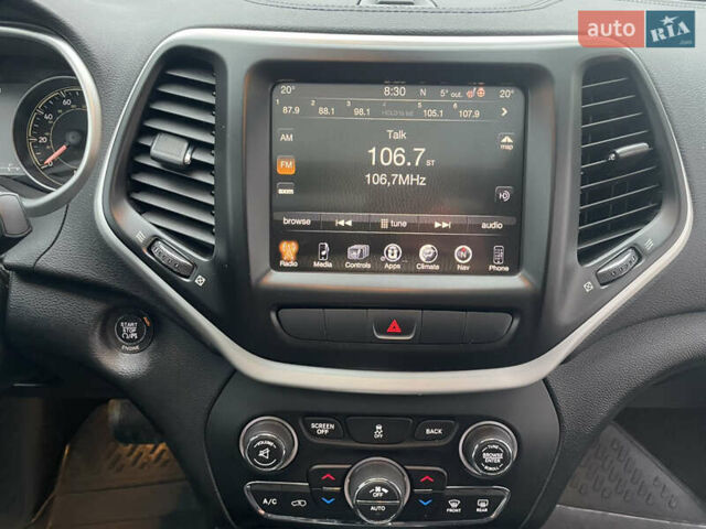 Белый Джип Чероки, объемом двигателя 2.4 л и пробегом 190 тыс. км за 12999 $, фото 44 на Automoto.ua