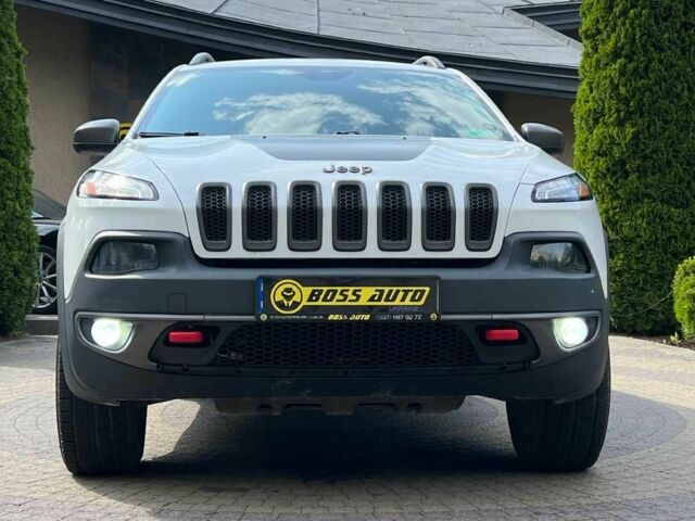 Білий Джип Cherokee, об'ємом двигуна 3.2 л та пробігом 273 тис. км за 11900 $, фото 1 на Automoto.ua