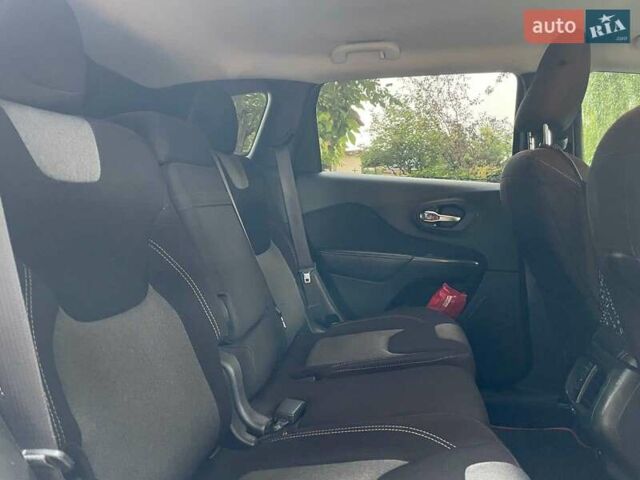 Білий Джип Cherokee, об'ємом двигуна 2.4 л та пробігом 290 тис. км за 12490 $, фото 24 на Automoto.ua