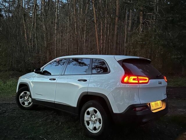 Білий Джип Cherokee, об'ємом двигуна 0.24 л та пробігом 234 тис. км за 13200 $, фото 4 на Automoto.ua