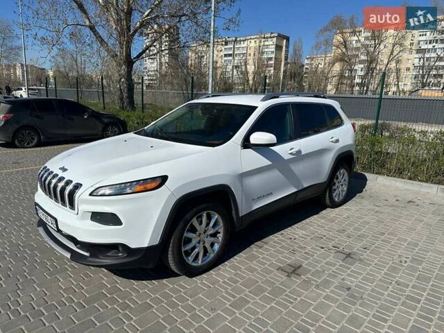 Белый Джип Чероки, объемом двигателя 2.36 л и пробегом 295 тыс. км за 13000 $, фото 2 на Automoto.ua