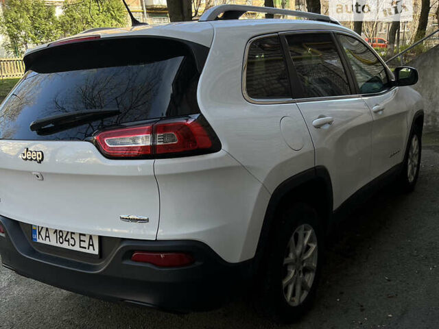 Білий Джип Cherokee, об'ємом двигуна 2.36 л та пробігом 152 тис. км за 16000 $, фото 3 на Automoto.ua