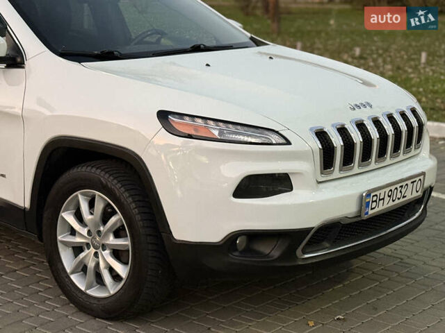 Білий Джип Cherokee, об'ємом двигуна 3.2 л та пробігом 135 тис. км за 12300 $, фото 3 на Automoto.ua