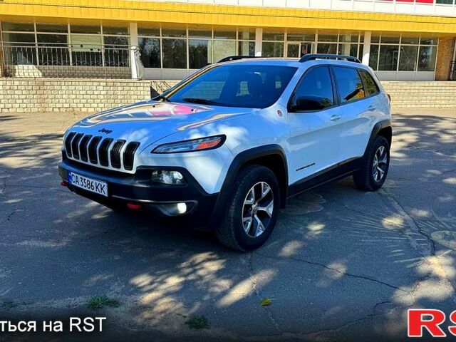 Джип Чероки 2014 в Вознесенске на Automoto.ua Белый Джип Чероки, объемом двигателя 2.4 л и пробегом 235 тыс. км за 13800 $, фото 2 на Automoto.ua