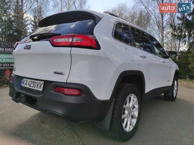 Белый Джип Чероки, объемом двигателя 2.4 л и пробегом 175 тыс. км за 13400 $, фото 21 на Automoto.ua