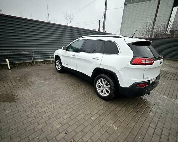 Білий Джип Cherokee, об'ємом двигуна 2.36 л та пробігом 190 тис. км за 10000 $, фото 3 на Automoto.ua
