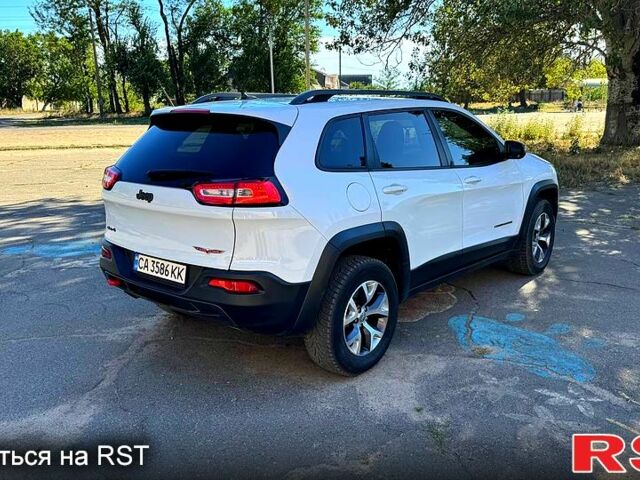 Джип Чероки 2014 в Вознесенске на Automoto.ua Белый Джип Чероки, объемом двигателя 2.4 л и пробегом 235 тыс. км за 13800 $, фото 3 на Automoto.ua