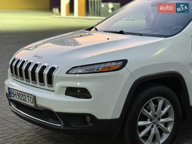 Білий Джип Cherokee, об'ємом двигуна 3.2 л та пробігом 135 тис. км за 12300 $, фото 4 на Automoto.ua