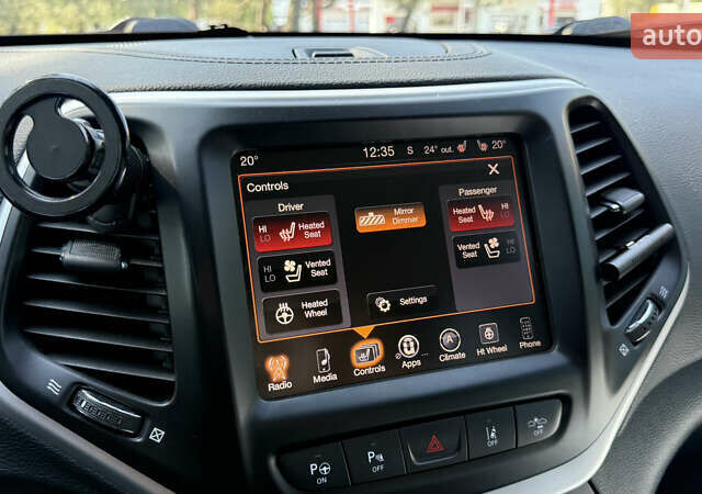 Джип Чероки 2014 в Днепре (Днепропетровске) на Automoto.ua Белый Джип Чероки, объемом двигателя 2.36 л и пробегом 359 тыс. км за 13300 $, фото 34 на Automoto.ua