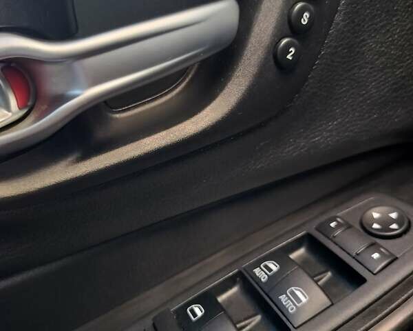Белый Джип Чероки, объемом двигателя 2.36 л и пробегом 295 тыс. км за 13000 $, фото 18 на Automoto.ua
