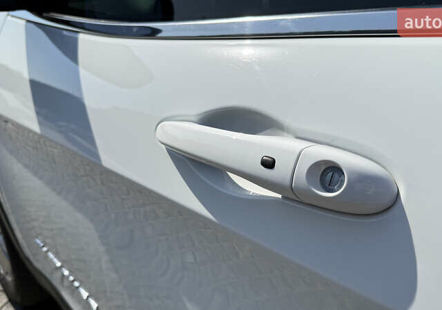 Джип Чероки 2014 в Днепре (Днепропетровске) на Automoto.ua Белый Джип Чероки, объемом двигателя 2.36 л и пробегом 359 тыс. км за 13300 $, фото 32 на Automoto.ua