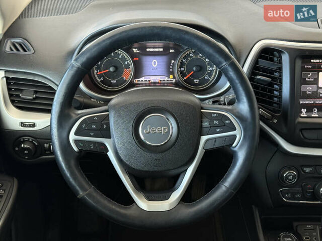 Білий Джип Cherokee, об'ємом двигуна 3.2 л та пробігом 135 тис. км за 12300 $, фото 11 на Automoto.ua