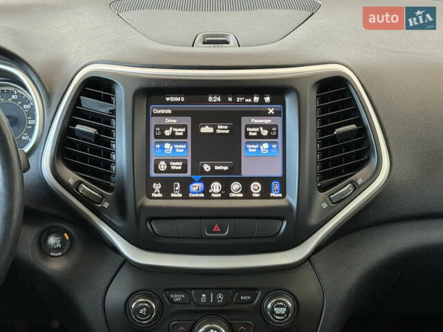 Білий Джип Cherokee, об'ємом двигуна 3.2 л та пробігом 135 тис. км за 12300 $, фото 12 на Automoto.ua