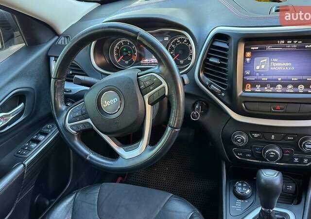 Білий Джип Cherokee, об'ємом двигуна 2.36 л та пробігом 235 тис. км за 13800 $, фото 11 на Automoto.ua