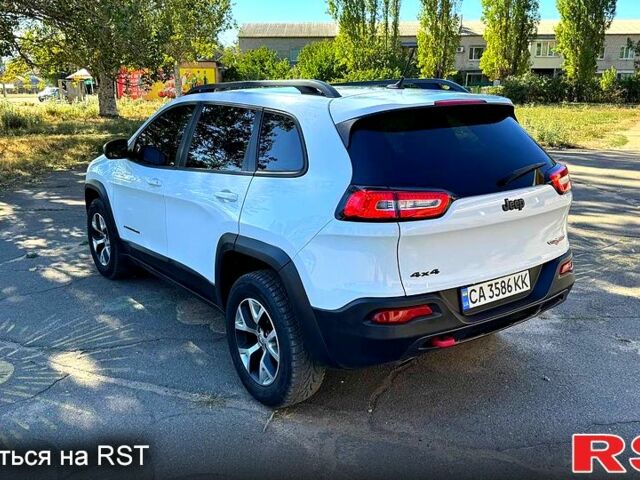 Джип Чероки 2014 в Вознесенске на Automoto.ua Белый Джип Чероки, объемом двигателя 2.4 л и пробегом 235 тыс. км за 13800 $, фото 4 на Automoto.ua