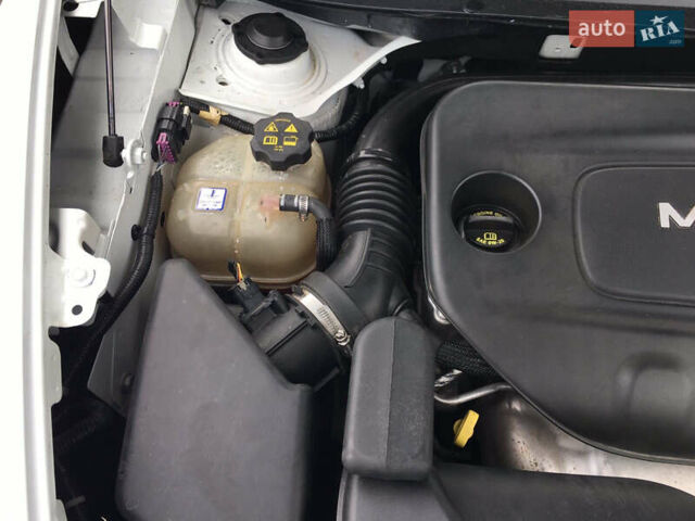 Білий Джип Cherokee, об'ємом двигуна 2.4 л та пробігом 166 тис. км за 11800 $, фото 18 на Automoto.ua