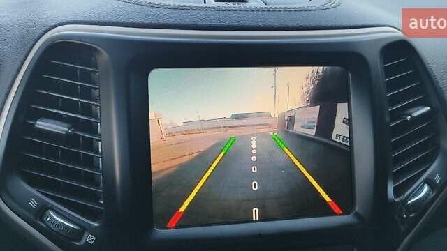 Джип Чероки 2014 в Прилуках на Automoto.ua Белый Джип Чероки, объемом двигателя 2.36 л и пробегом 98 тыс. км за 16000 $, фото 11 на Automoto.ua