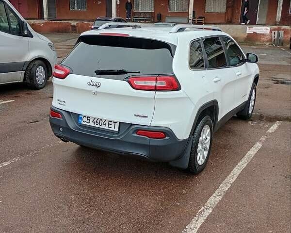 Белый Джип Чероки, объемом двигателя 2.36 л и пробегом 304 тыс. км за 11200 $, фото 7 на Automoto.ua