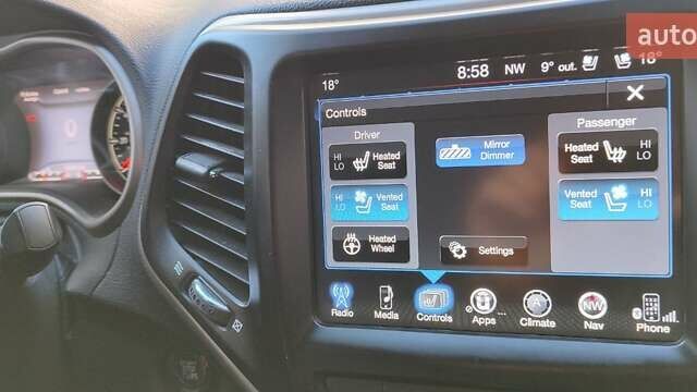 Джип Чероки 2014 в Прилуках на Automoto.ua Белый Джип Чероки, объемом двигателя 2.36 л и пробегом 98 тыс. км за 16000 $, фото 14 на Automoto.ua