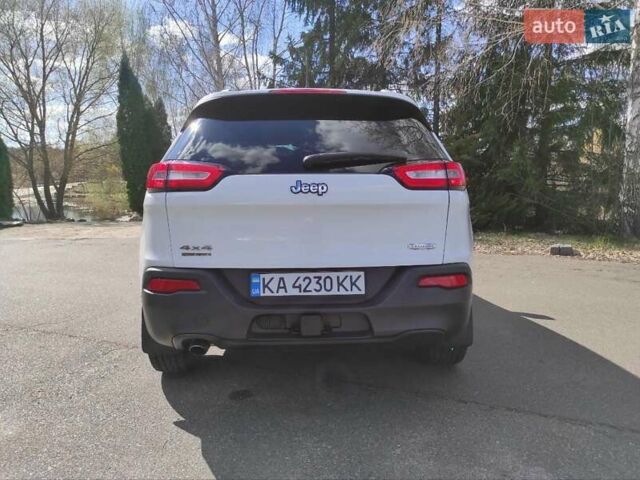 Белый Джип Чероки, объемом двигателя 2.4 л и пробегом 175 тыс. км за 13400 $, фото 43 на Automoto.ua