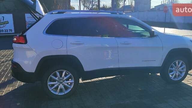 Джип Чероки 2014 в Прилуках на Automoto.ua Белый Джип Чероки, объемом двигателя 2.36 л и пробегом 98 тыс. км за 16000 $, фото 1 на Automoto.ua