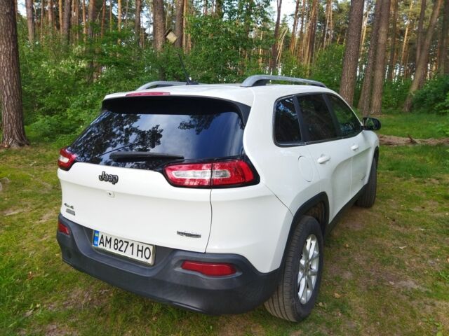 Белый Джип Чероки, объемом двигателя 2.4 л и пробегом 270 тыс. км за 11200 $, фото 4 на Automoto.ua