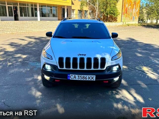 Джип Чероки 2014 в Вознесенске на Automoto.ua Белый Джип Чероки, объемом двигателя 2.4 л и пробегом 235 тыс. км за 13800 $, фото 1 на Automoto.ua