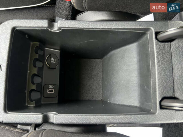 Білий Джип Cherokee, об'ємом двигуна 2.4 л та пробігом 165 тис. км за 11999 $, фото 16 на Automoto.ua