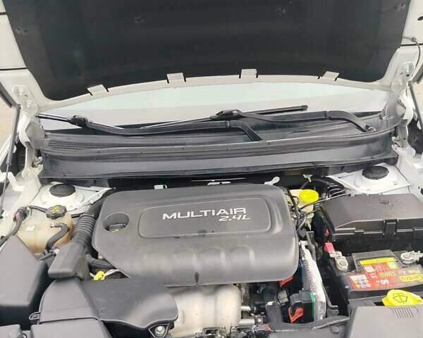 Белый Джип Чероки, объемом двигателя 0 л и пробегом 189 тыс. км за 11700 $, фото 38 на Automoto.ua