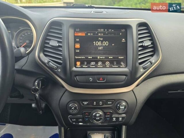 Белый Джип Чероки, объемом двигателя 2.2 л и пробегом 148 тыс. км за 15999 $, фото 61 на Automoto.ua