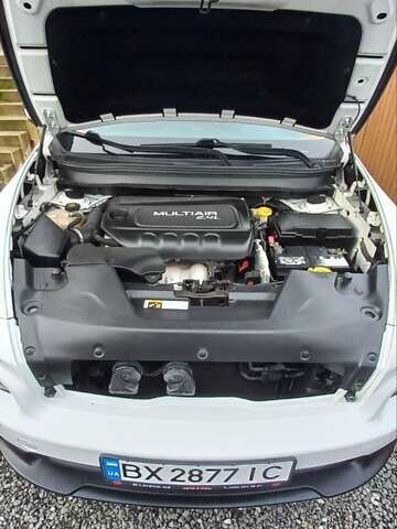 Білий Джип Cherokee, об'ємом двигуна 2.4 л та пробігом 221 тис. км за 12550 $, фото 16 на Automoto.ua