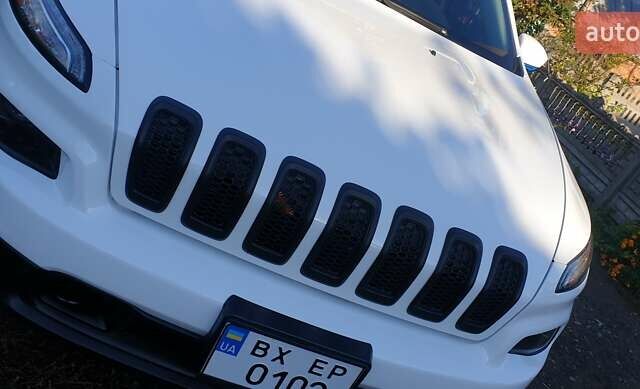 Джип Cherokee 2015 у Хмельницькому на Automoto.ua Білий Джип Cherokee, об'ємом двигуна 3.24 л та пробігом 202 тис. км за 14500 $, фото 13 на Automoto.ua