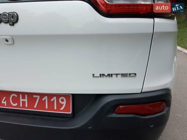 Білий Джип Cherokee, об'ємом двигуна 2.4 л та пробігом 201 тис. км за 11200 $, фото 7 на Automoto.ua