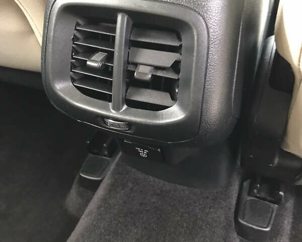 Джип Чероки 2015 в Киеве на Automoto.ua Белый Джип Чероки, объемом двигателя 3.24 л и пробегом 100 тыс. км за 15200 $, фото 47 на Automoto.ua