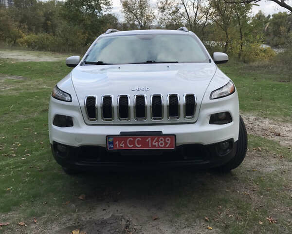 Джип Чероки 2015 в Киеве на Automoto.ua Белый Джип Чероки, объемом двигателя 3.24 л и пробегом 100 тыс. км за 15200 $, фото 23 на Automoto.ua