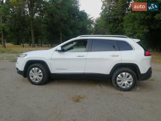 Білий Джип Cherokee, об'ємом двигуна 2.4 л та пробігом 202 тис. км за 12200 $, фото 8 на Automoto.ua
