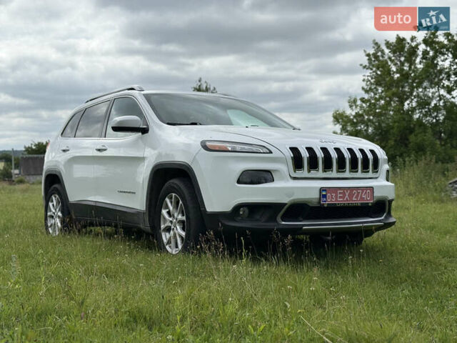 Белый Джип Чероки, объемом двигателя 2.4 л и пробегом 179 тыс. км за 11900 $, фото 1 на Automoto.ua