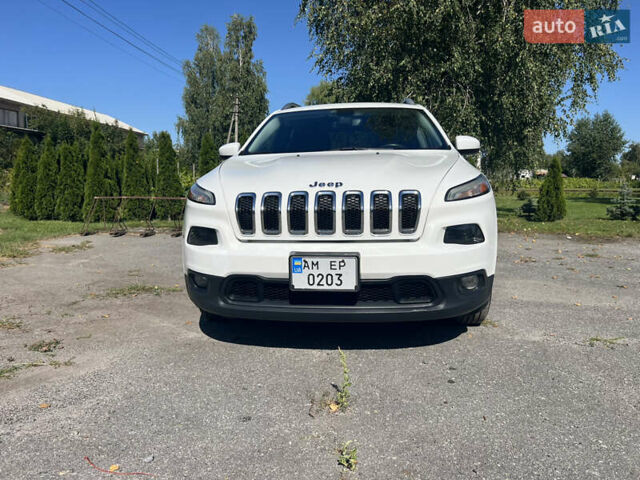 Белый Джип Чероки, объемом двигателя 3.2 л и пробегом 255 тыс. км за 13200 $, фото 4 на Automoto.ua