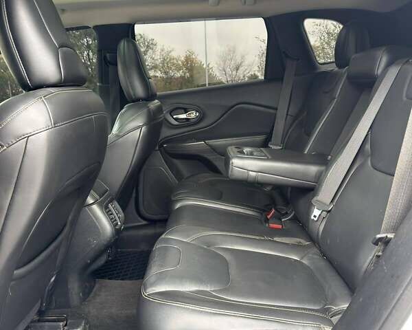 Белый Джип Чероки, объемом двигателя 3.2 л и пробегом 180 тыс. км за 13999 $, фото 14 на Automoto.ua