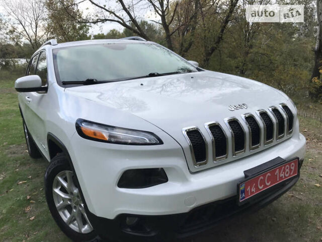 Джип Чероки 2015 в Киеве на Automoto.ua Белый Джип Чероки, объемом двигателя 3.24 л и пробегом 100 тыс. км за 15200 $, фото 16 на Automoto.ua