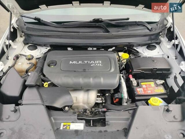 Белый Джип Чероки, объемом двигателя 0 л и пробегом 189 тыс. км за 11700 $, фото 39 на Automoto.ua