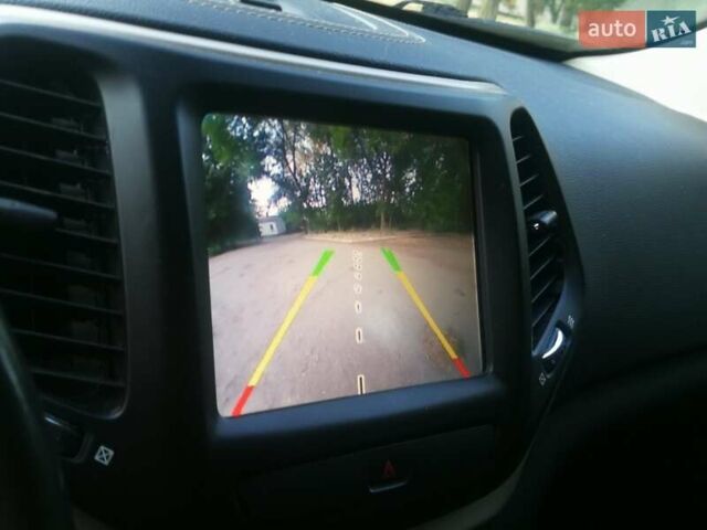 Білий Джип Cherokee, об'ємом двигуна 2.4 л та пробігом 202 тис. км за 12200 $, фото 18 на Automoto.ua