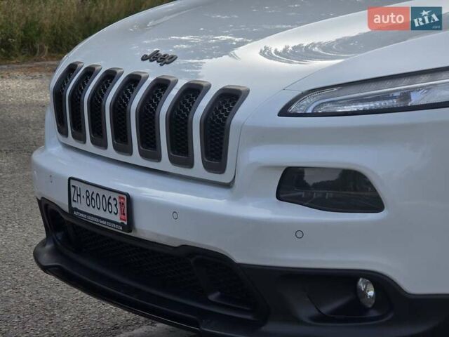 Белый Джип Чероки, объемом двигателя 2.2 л и пробегом 148 тыс. км за 15999 $, фото 13 на Automoto.ua