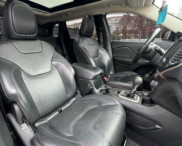 Белый Джип Чероки, объемом двигателя 3.2 л и пробегом 180 тыс. км за 13999 $, фото 9 на Automoto.ua