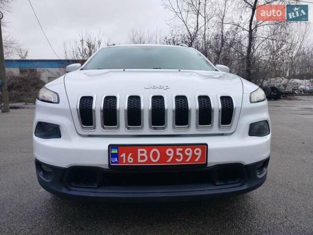 Белый Джип Чероки, объемом двигателя 0 л и пробегом 189 тыс. км за 11700 $, фото 5 на Automoto.ua