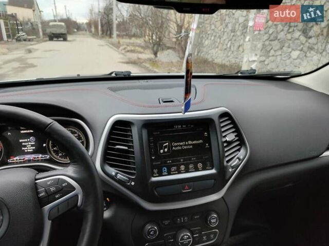 Белый Джип Чероки, объемом двигателя 3.2 л и пробегом 70 тыс. км за 21500 $, фото 27 на Automoto.ua