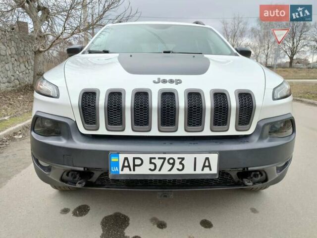 Белый Джип Чероки, объемом двигателя 3.2 л и пробегом 70 тыс. км за 21500 $, фото 1 на Automoto.ua