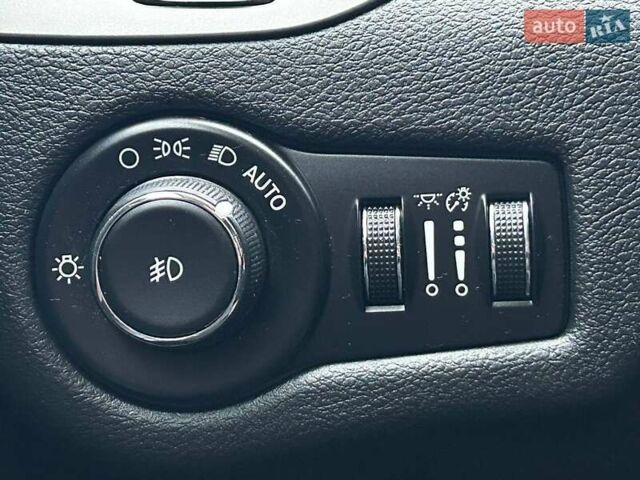 Белый Джип Чероки, объемом двигателя 3.24 л и пробегом 101 тыс. км за 16490 $, фото 13 на Automoto.ua