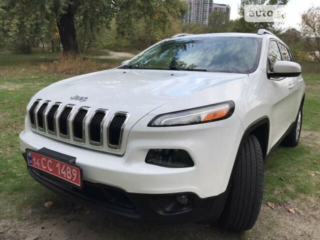 Джип Чероки 2015 в Киеве на Automoto.ua Белый Джип Чероки, объемом двигателя 3.24 л и пробегом 100 тыс. км за 15200 $, фото 1 на Automoto.ua